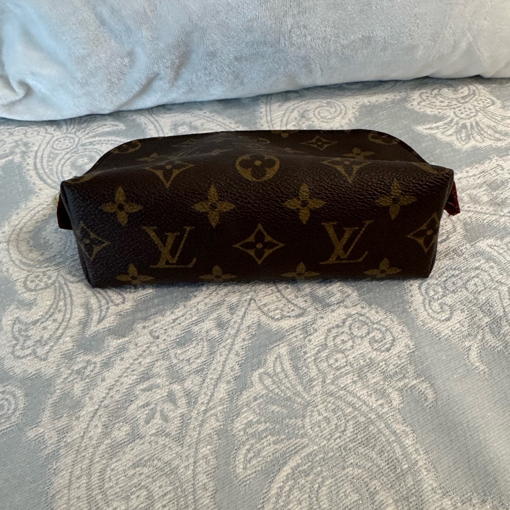 Louis Vuitton Monogram Cosmetic Bag / Pouch - Picture 8 of 10